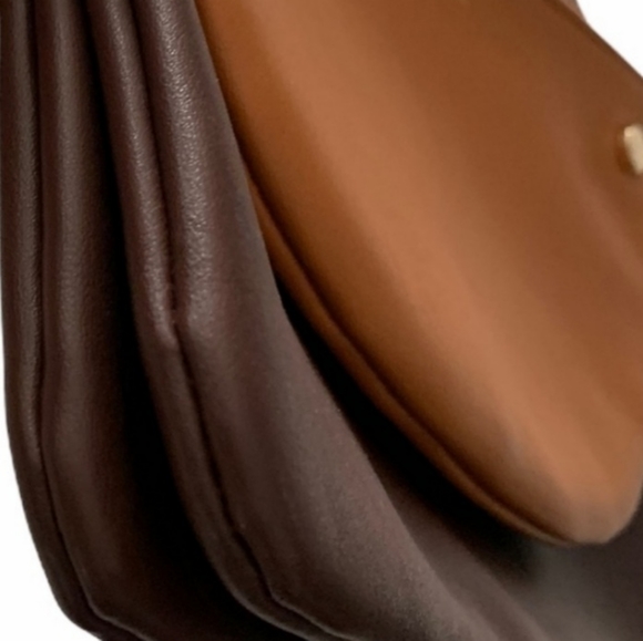 ❌ [SOLD] Maison de Roem Triple Pouch Crossbody - Picture 10 of 16